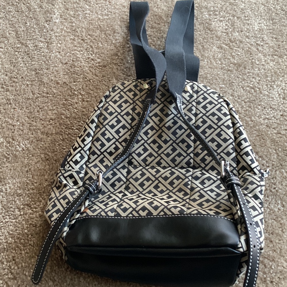Backpack - Picture 2 of 6